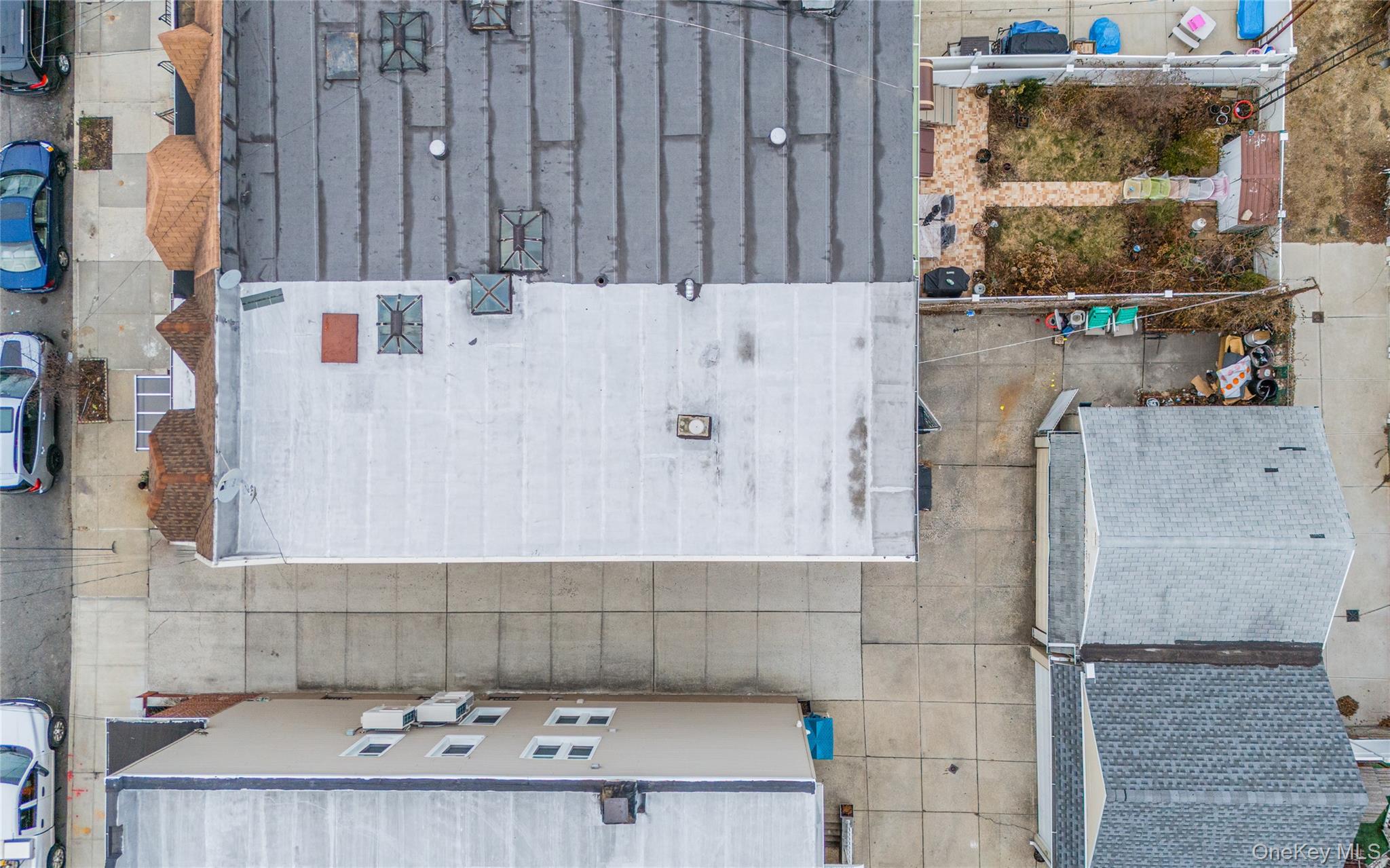 78-24 68th Road Queens, NY 11379 - Photo 32 of 33