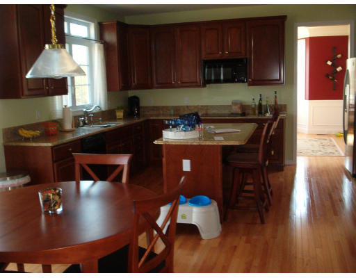 491 Raymond Road Plymouth, MA 02360 - Photo 4 of 6 Gallery Image 4