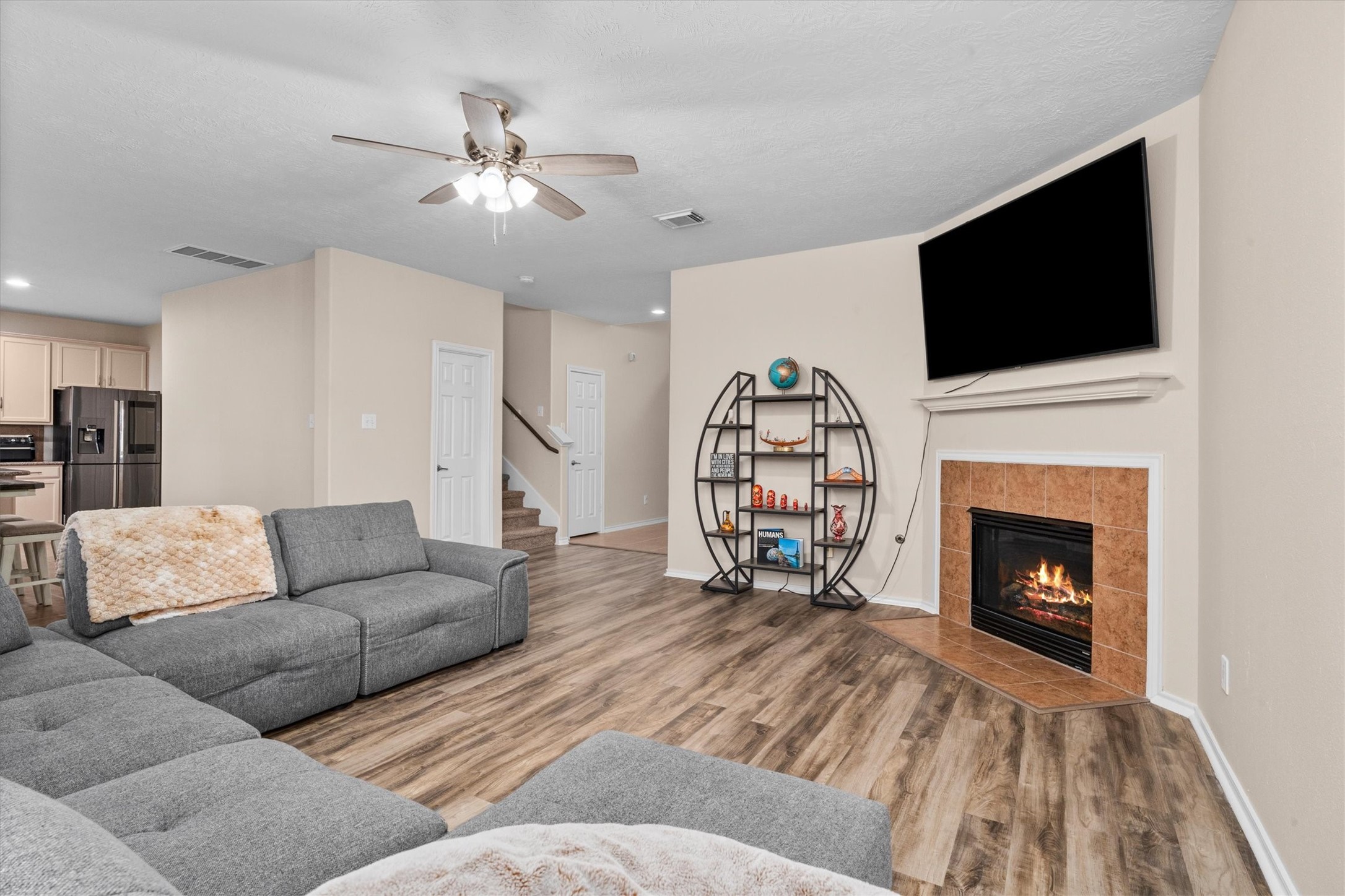 4927 Forest Hurst Drive Spring, TX 77373 - Photo 4 of 27