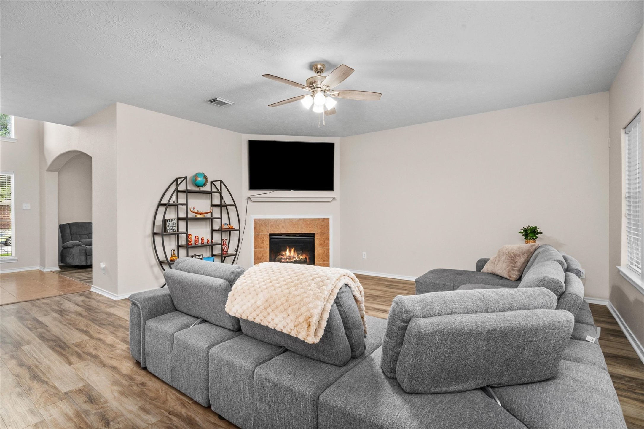 4927 Forest Hurst Drive Spring, TX 77373 - Photo 10 of 27