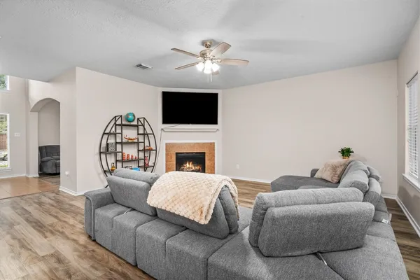 $275,000 | 4927 Forest Hurst Drive, Spring, TX 77373