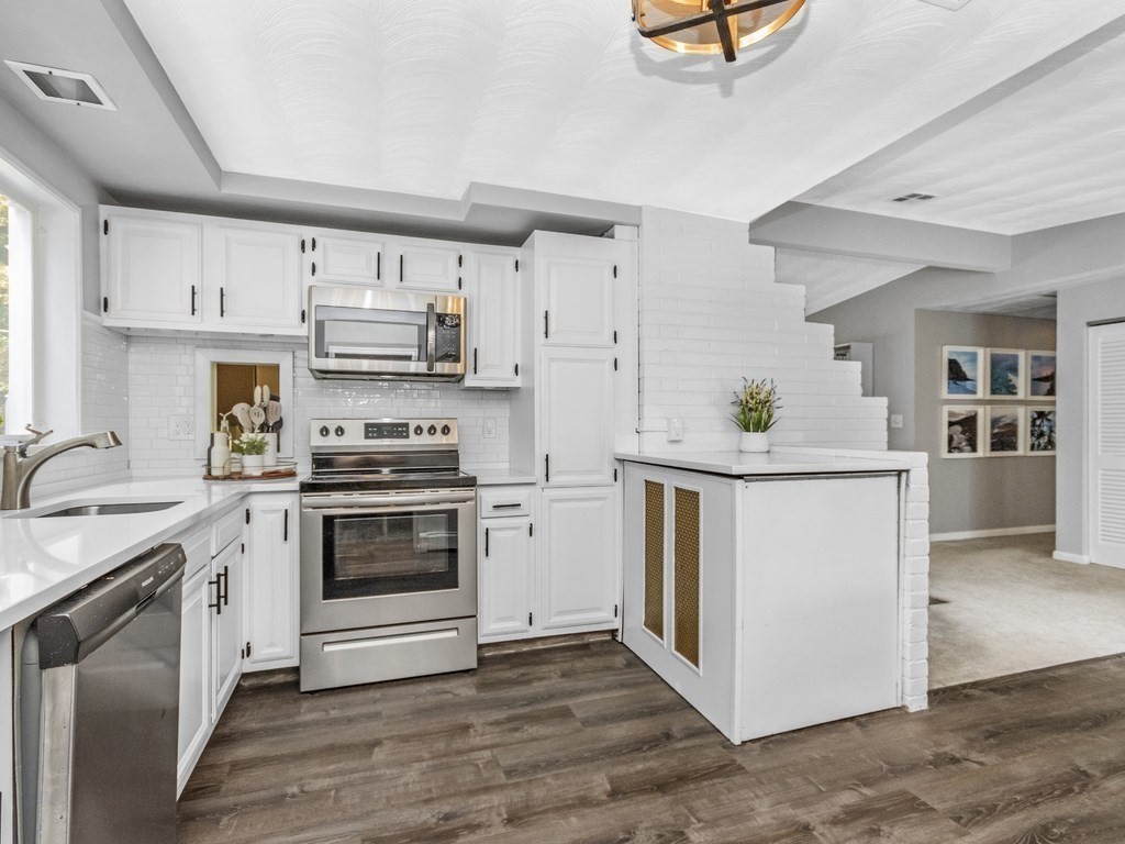 11 Joseph Road Framingham, MA 01701 - Photo 4 of 24 Gallery Image 4