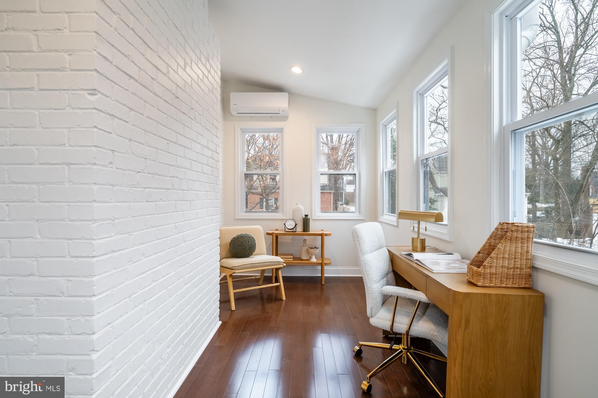 8705 Bradford Road Silver Spring, MD 20901 - Photo 8 of 35 1st Floor - Additional space off of living room