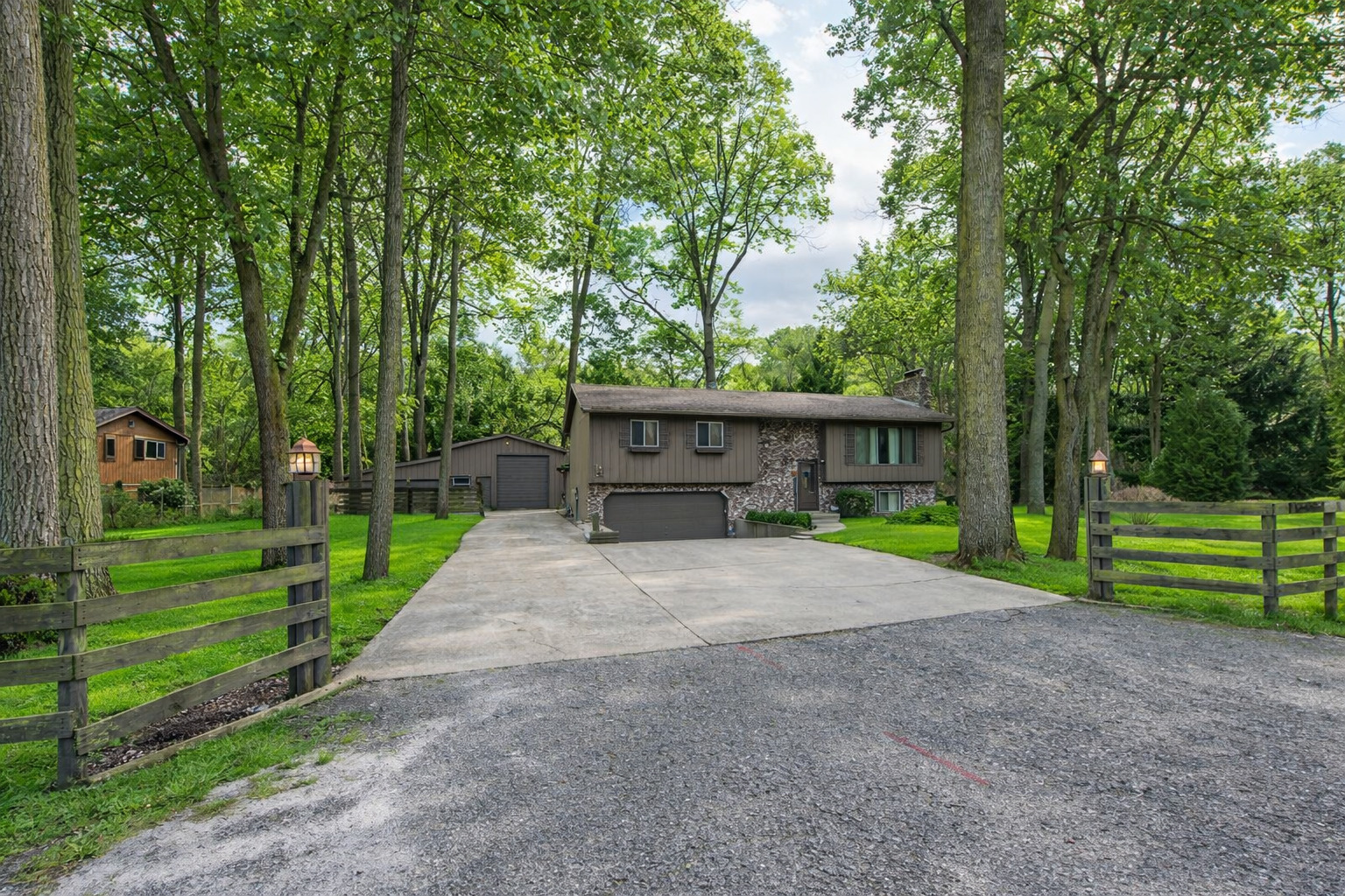 9743 West 16th Street Zion, IL 60099 - Photo 1 of 42
