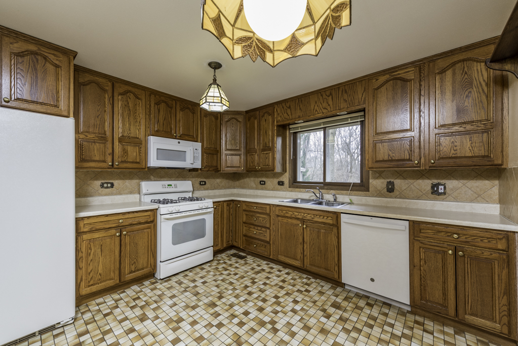 9743 West 16th Street Zion, IL 60099 - Photo 11 of 42