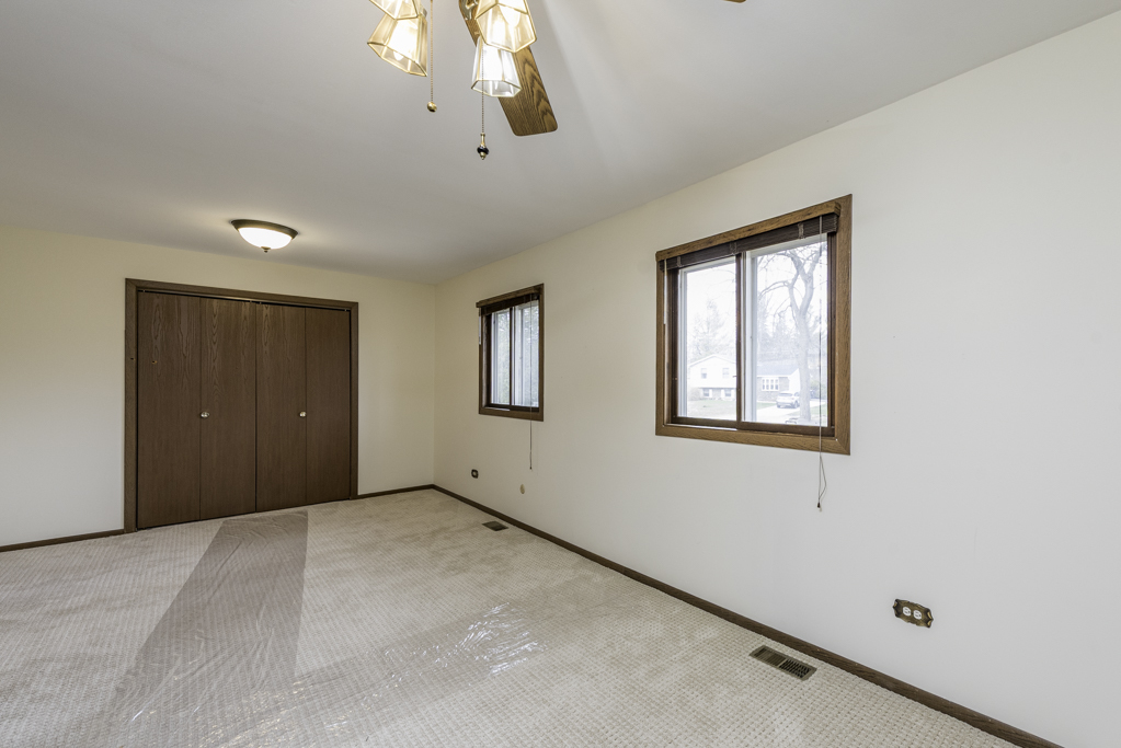 9743 West 16th Street Zion, IL 60099 - Photo 12 of 42