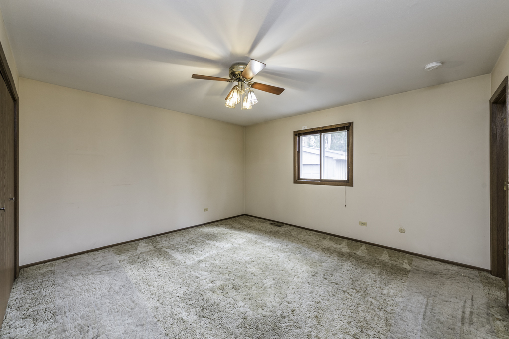 9743 West 16th Street Zion, IL 60099 - Photo 14 of 42