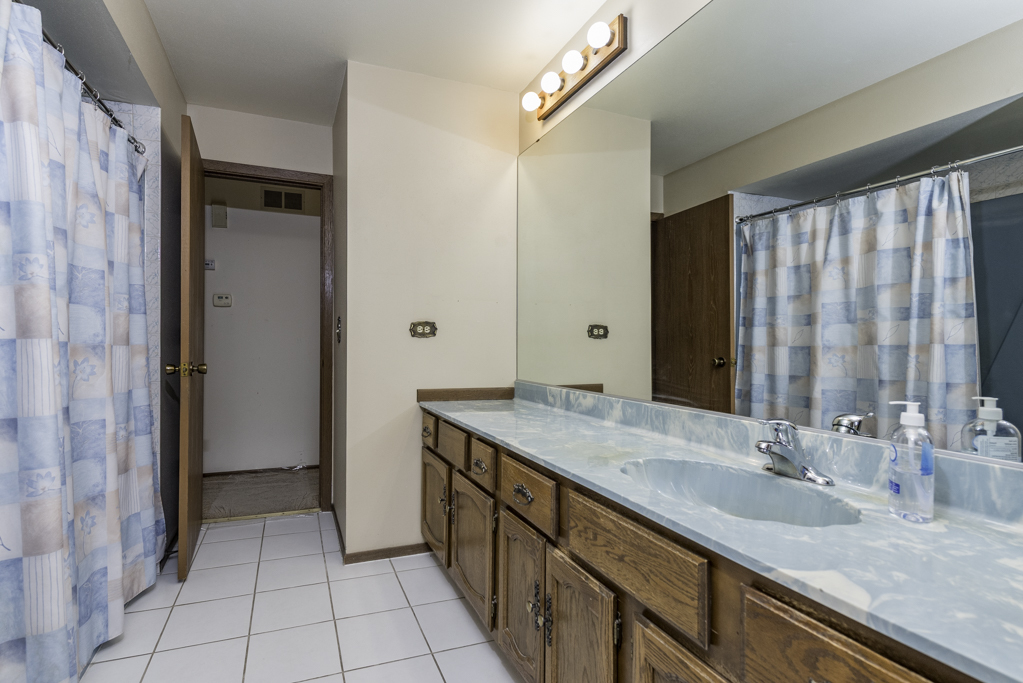 9743 West 16th Street Zion, IL 60099 - Photo 16 of 42