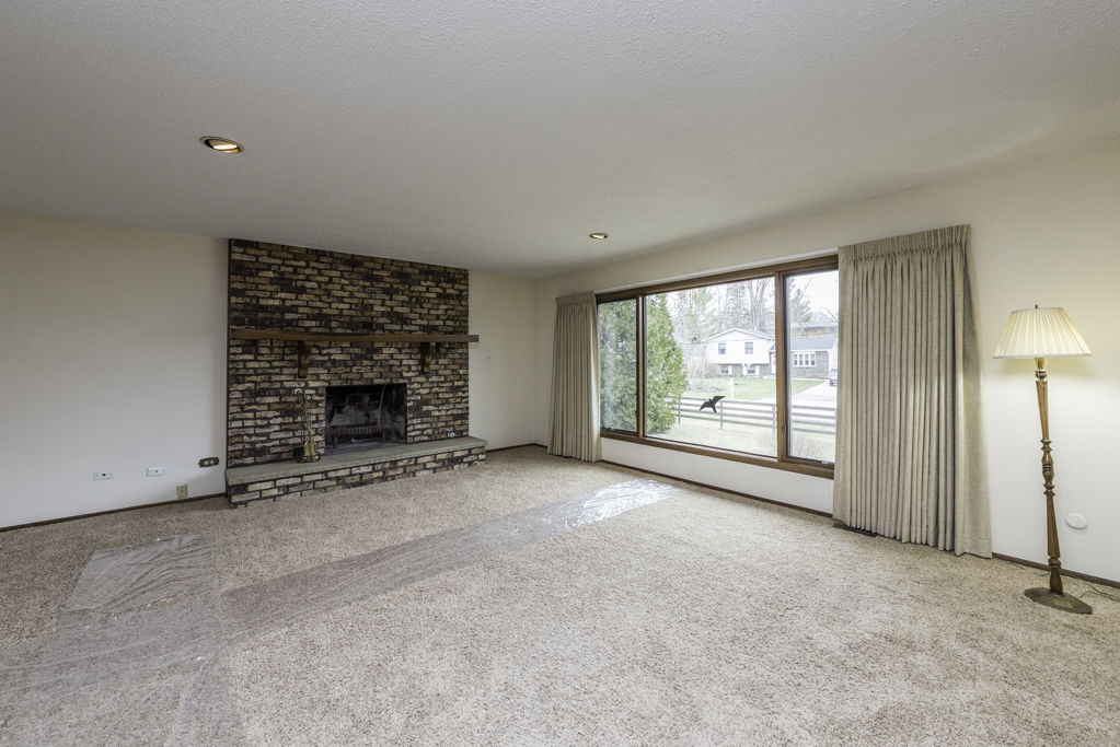 9743 West 16th Street Zion, IL 60099 - Photo 2 of 42