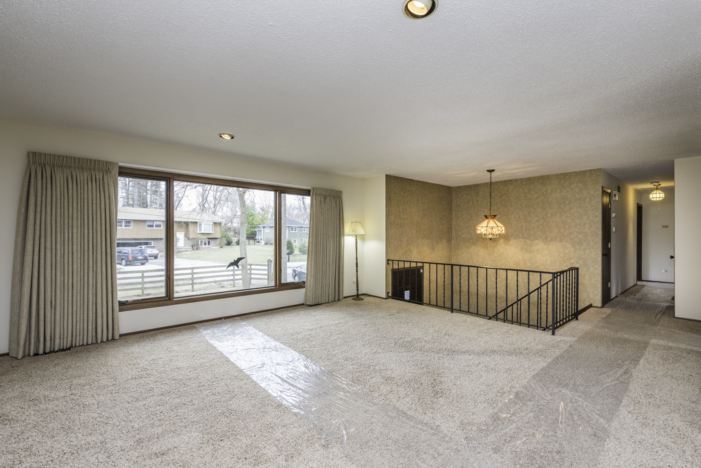 9743 West 16th Street Zion, IL 60099 - Photo 5 of 42