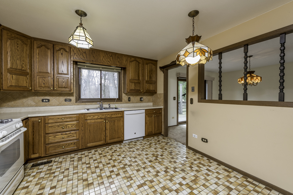 9743 West 16th Street Zion, IL 60099 - Photo 10 of 42