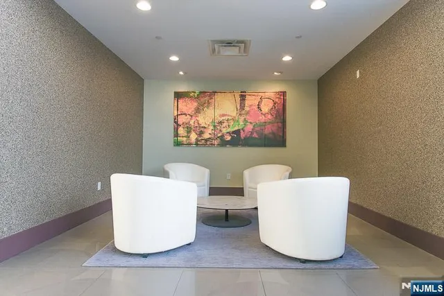 $3,500 | 3312 Hudson Avenue, Unit 10J, Union City, NJ 07087