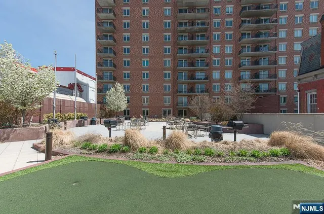 $3,500 | 3312 Hudson Avenue, Unit 10J, Union City, NJ 07087