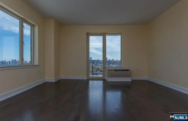 $3,500 | 3312 Hudson Avenue, Unit 10J, Union City, NJ 07087