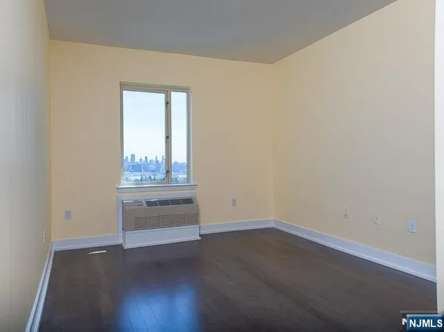 $3,500 | 3312 Hudson Avenue, Unit 10J, Union City, NJ 07087