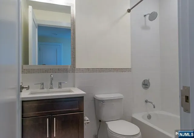 $3,500 | 3312 Hudson Avenue, Unit 10J, Union City, NJ 07087