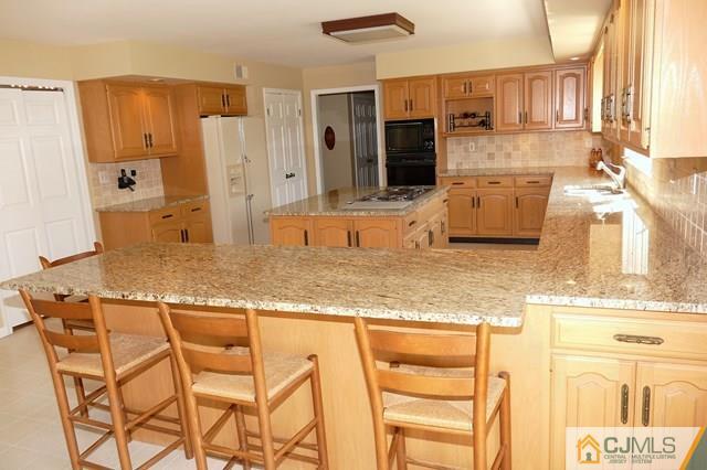 25 Parkview Road Cranbury, NJ 08512 - Photo 8 of 25 Gallery Image 8