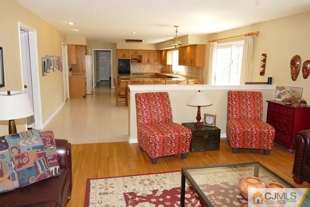 25 Parkview Road Cranbury, NJ 08512 - Photo 10 of 25 Gallery Image 10
