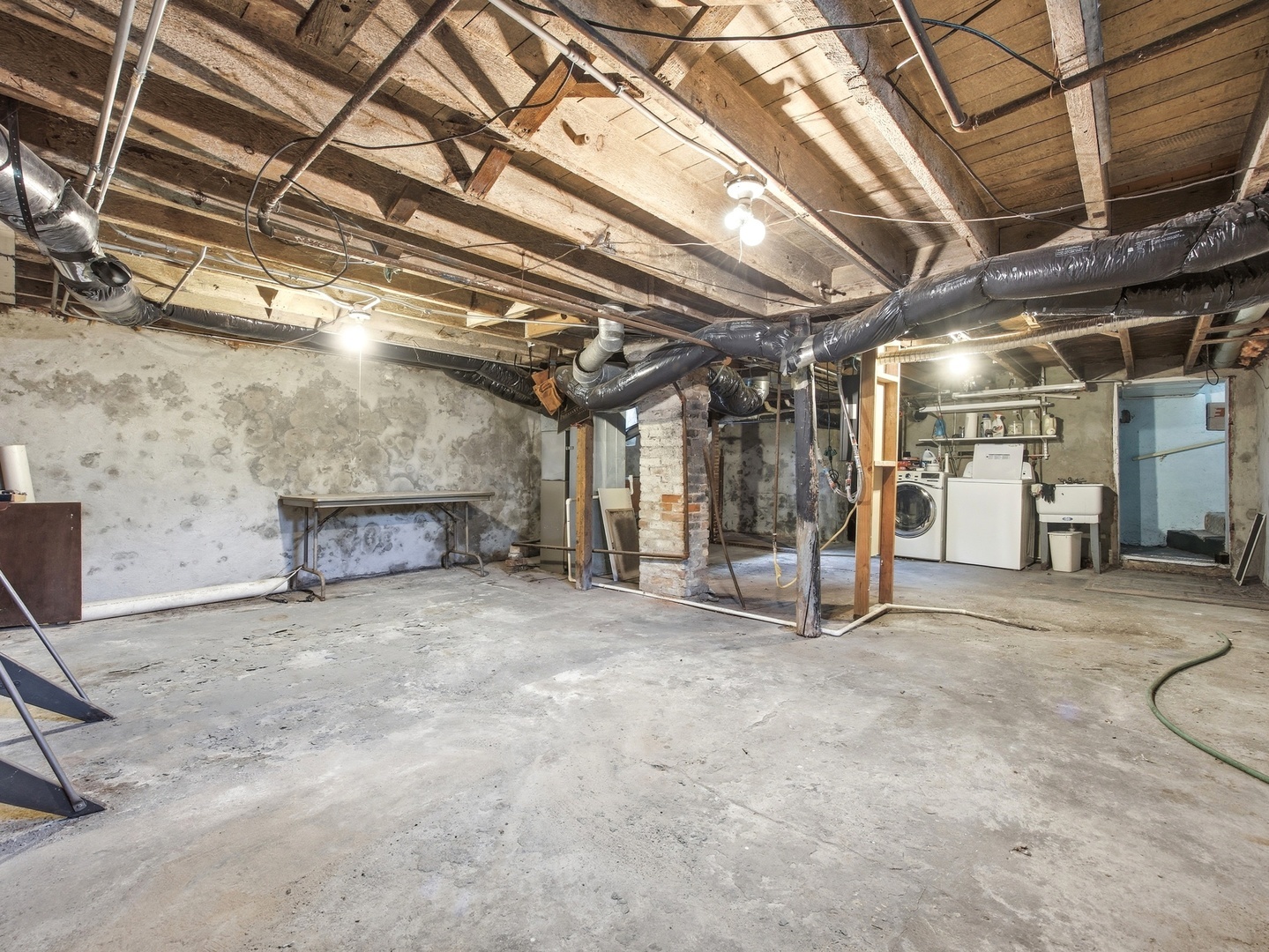 570 Addison Street Elgin, IL 60120 - Photo 15 of 26 Gallery Image 15