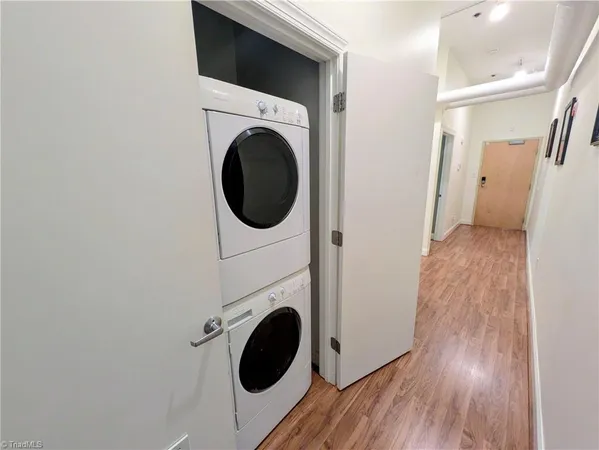 $1,300 | 220 West Market Street, Unit 311, Greensboro, NC 27401
