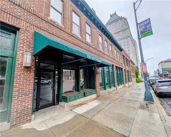 $1,300 | 220 West Market Street, Unit 311, Greensboro, NC 27401