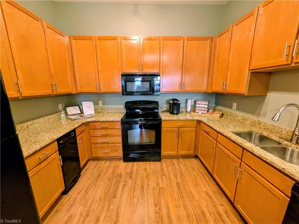 $1,300 | 220 West Market Street, Unit 311, Greensboro, NC 27401