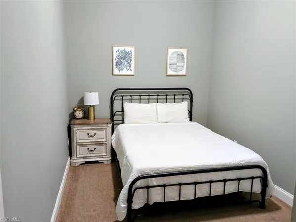 $1,300 | 220 West Market Street, Unit 311, Greensboro, NC 27401