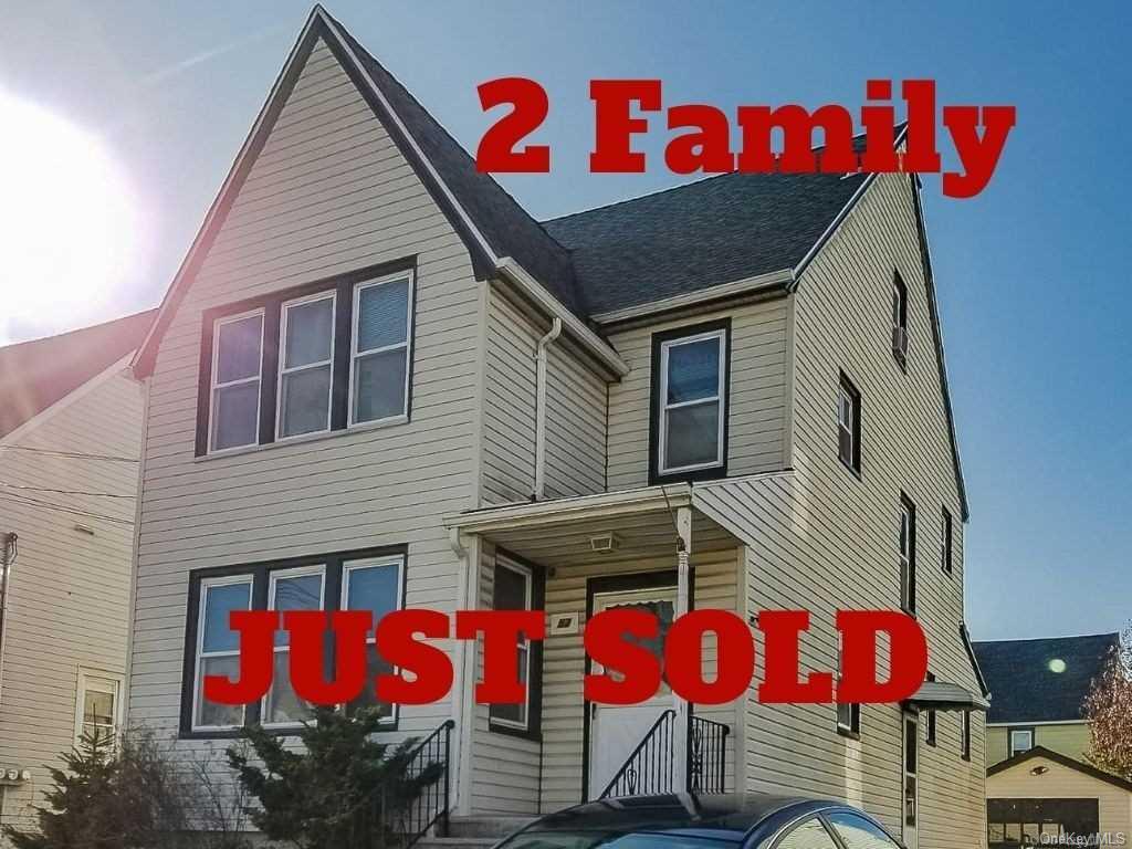 52 Marlboro Road Valley Stream, NY 11581 - Photo 1 of 1 Just Sold Front of House