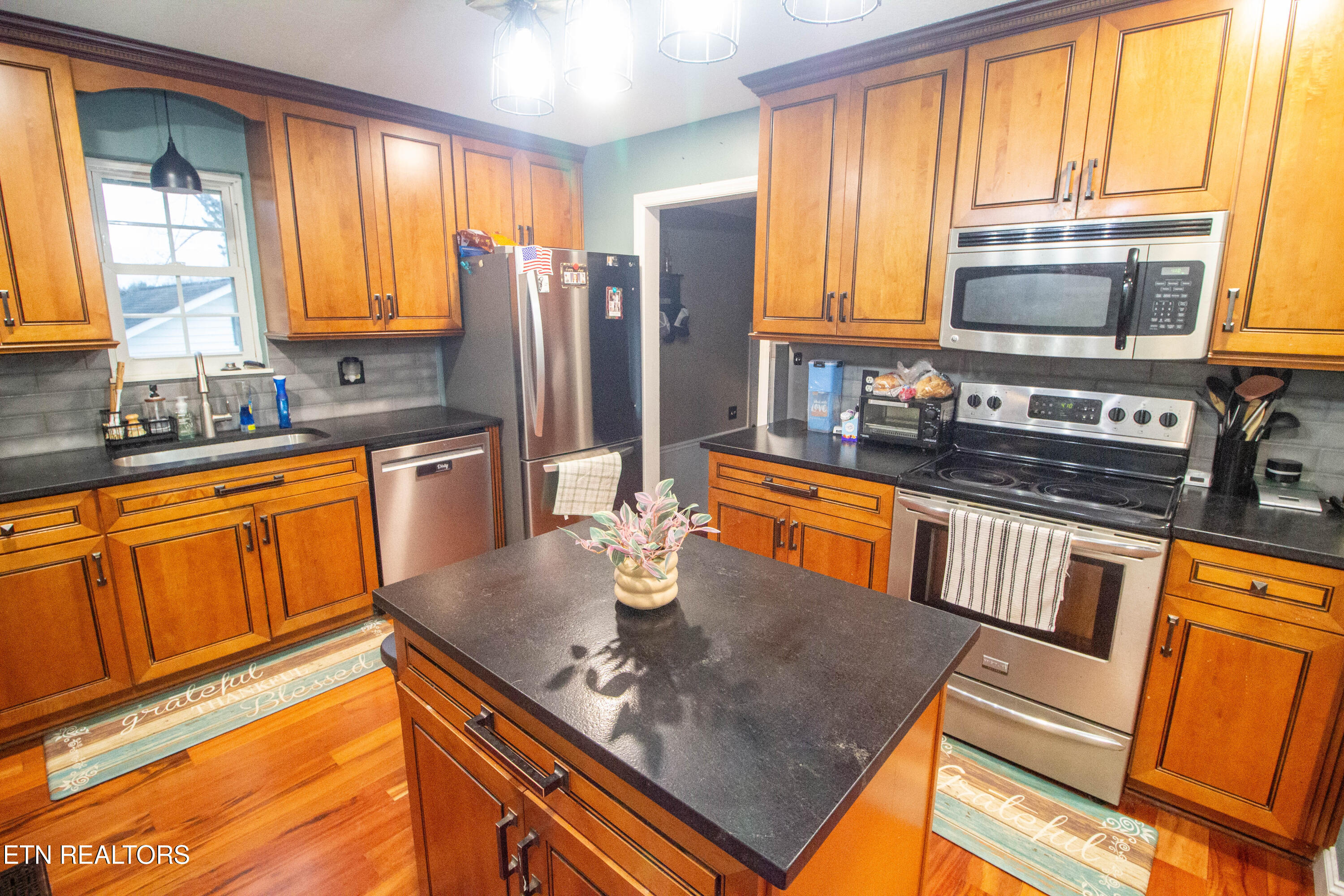 408 East Mountain View Road Corryton, TN 37721 - Photo 10 of 57 IMG_9120