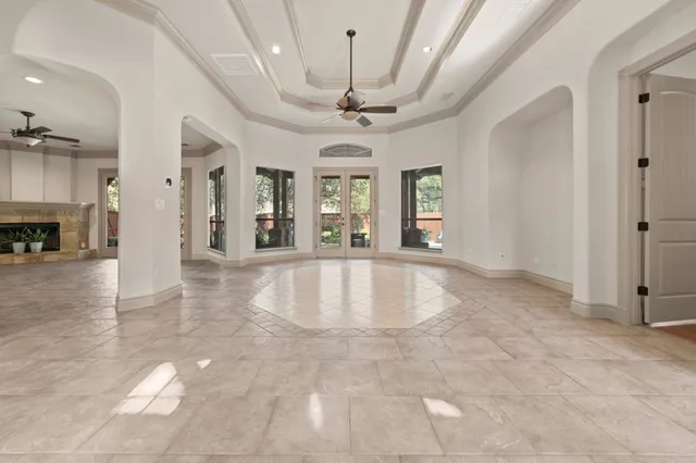 a view of an entryway with a workspace