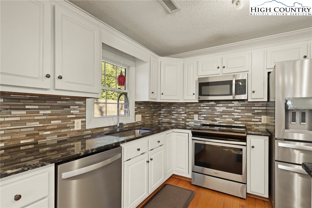 260 Laurel Gap Ridge Boone, NC 28607 - Photo 17 of 36