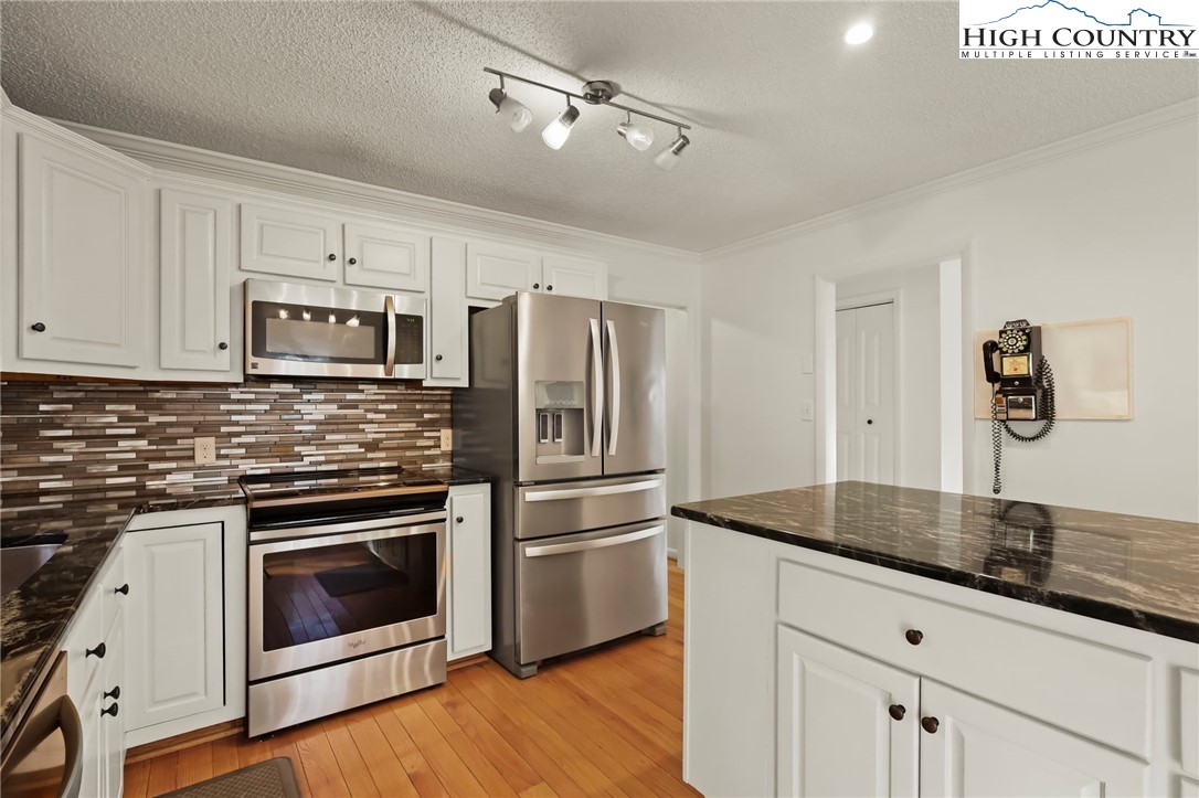 260 Laurel Gap Ridge Boone, NC 28607 - Photo 18 of 36