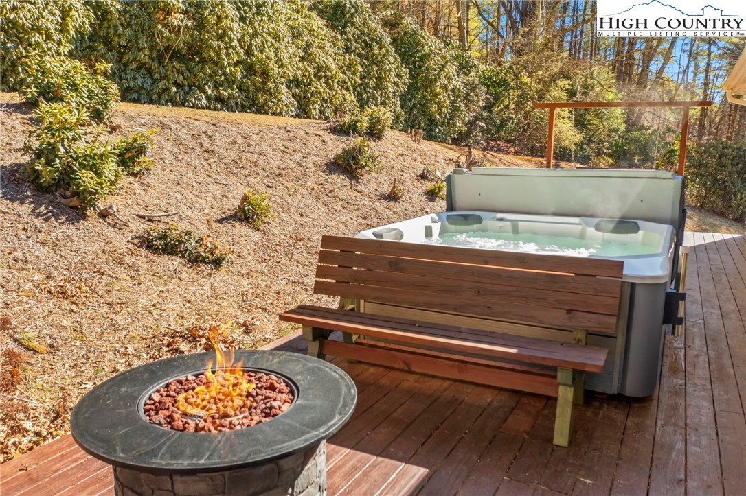 260 Laurel Gap Ridge Boone, NC 28607 - Photo 7 of 36