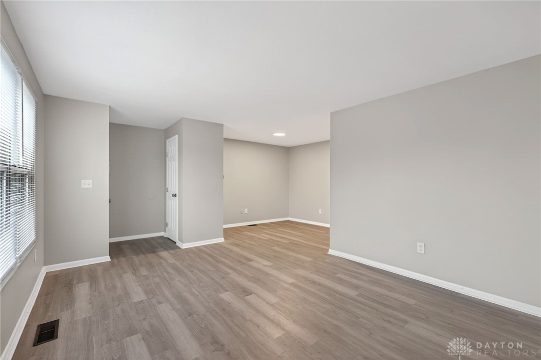 4231 Knollcroft Road Dayton, OH 45426 - Photo 10 of 52 Gallery Image 10