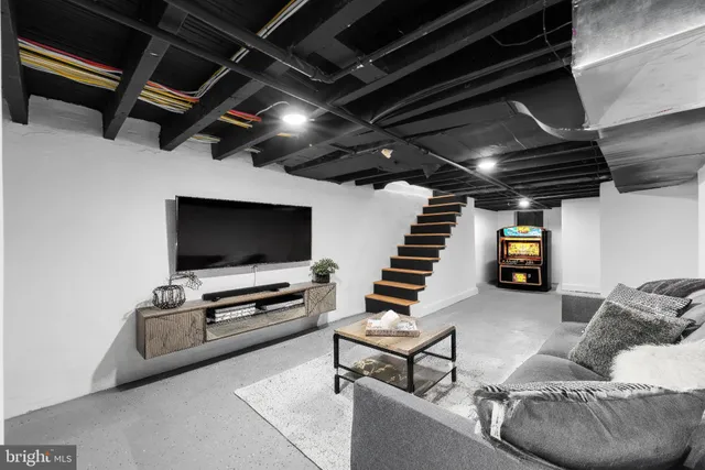 a view of utility room