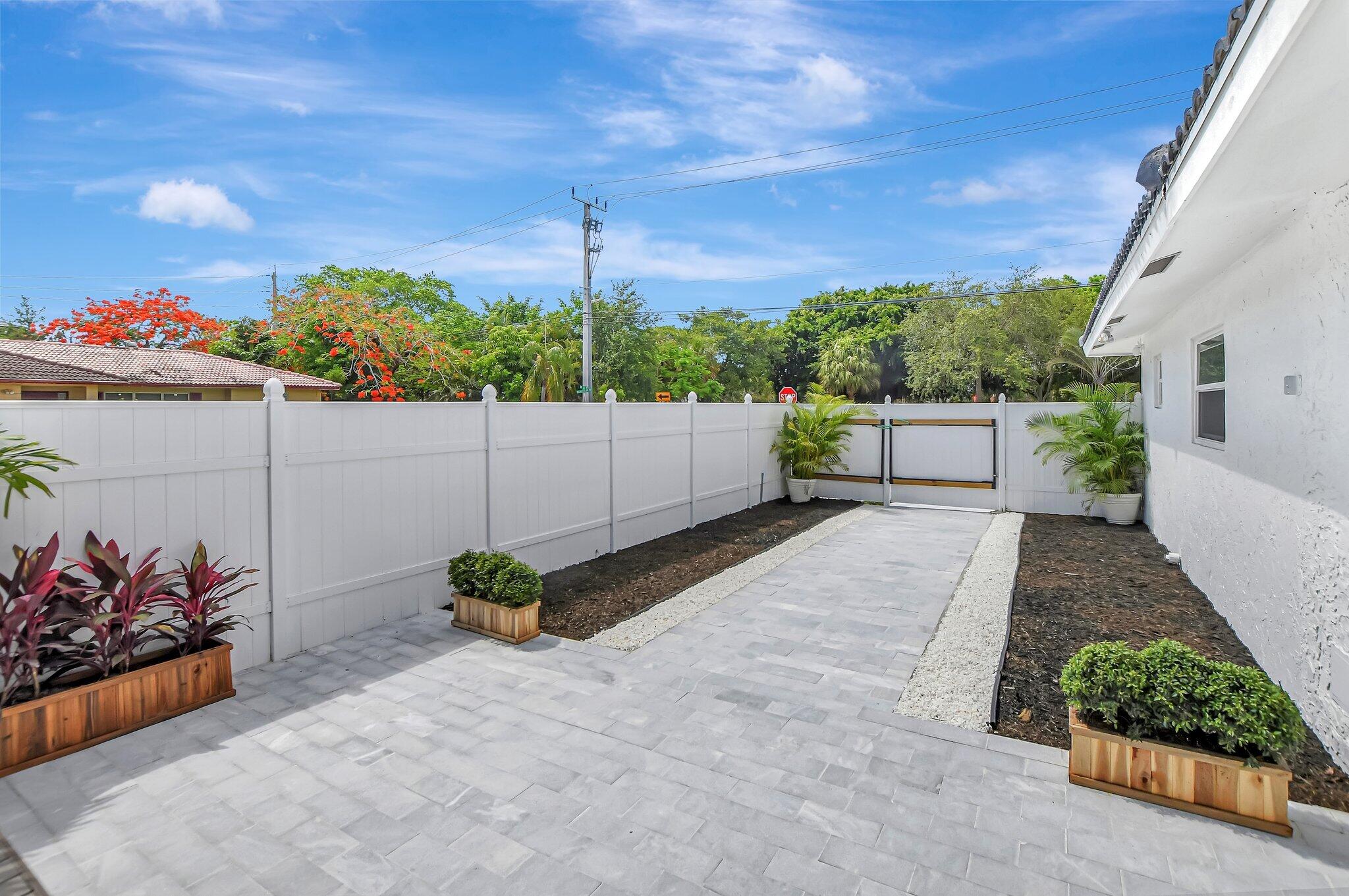 1001 West Palmetto Park Road Boca Raton, FL 33486 - Photo 29 of 48 Plenty of Space for Entertaining