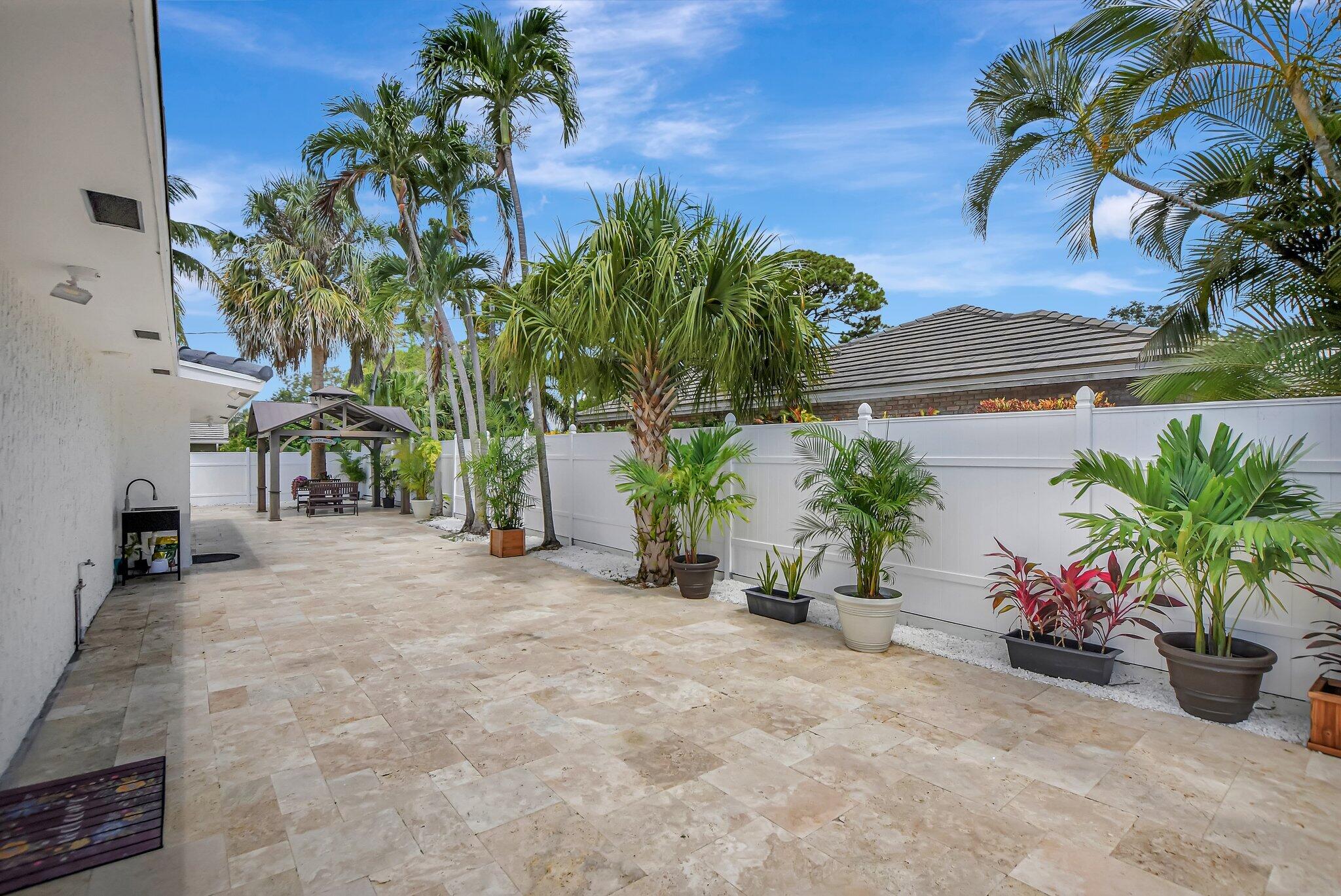 1001 West Palmetto Park Road Boca Raton, FL 33486 - Photo 3 of 48 Travertine Pavers