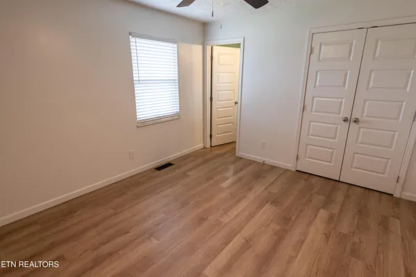 $2,325 | 716 North Whispering Oak Circle, Powell, TN 37849