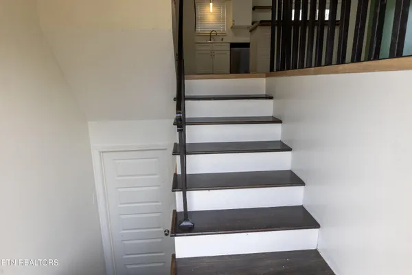 $2,325 | 716 North Whispering Oak Circle, Powell, TN 37849