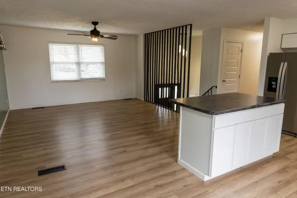 $2,325 | 716 North Whispering Oak Circle, Powell, TN 37849