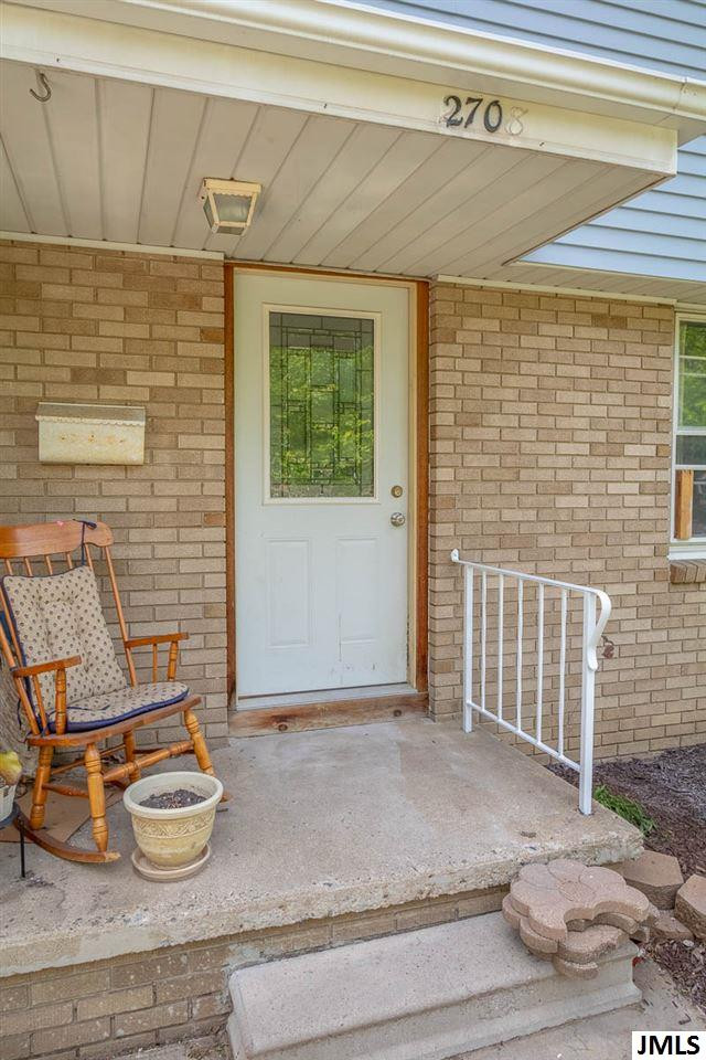 2708 Chatham Road Lansing, MI 48910 - Photo 2 of 16 Photo 2
