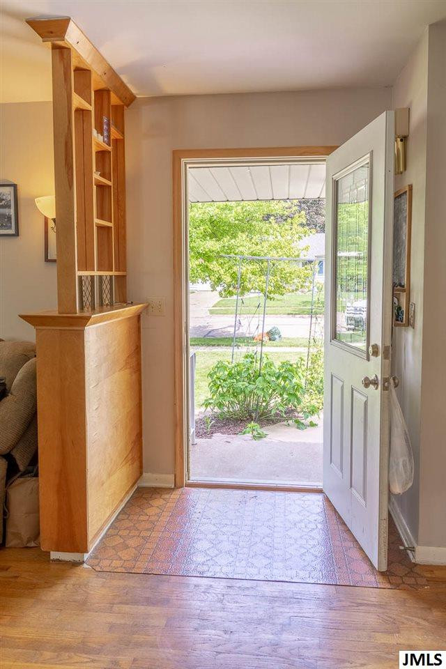 2708 Chatham Road Lansing, MI 48910 - Photo 5 of 16 Photo 5