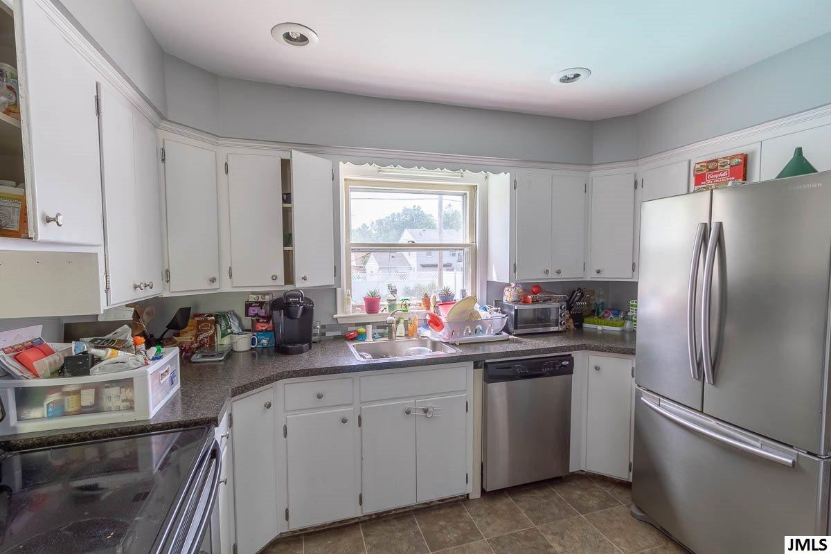 2708 Chatham Road Lansing, MI 48910 - Photo 9 of 16 Photo 9