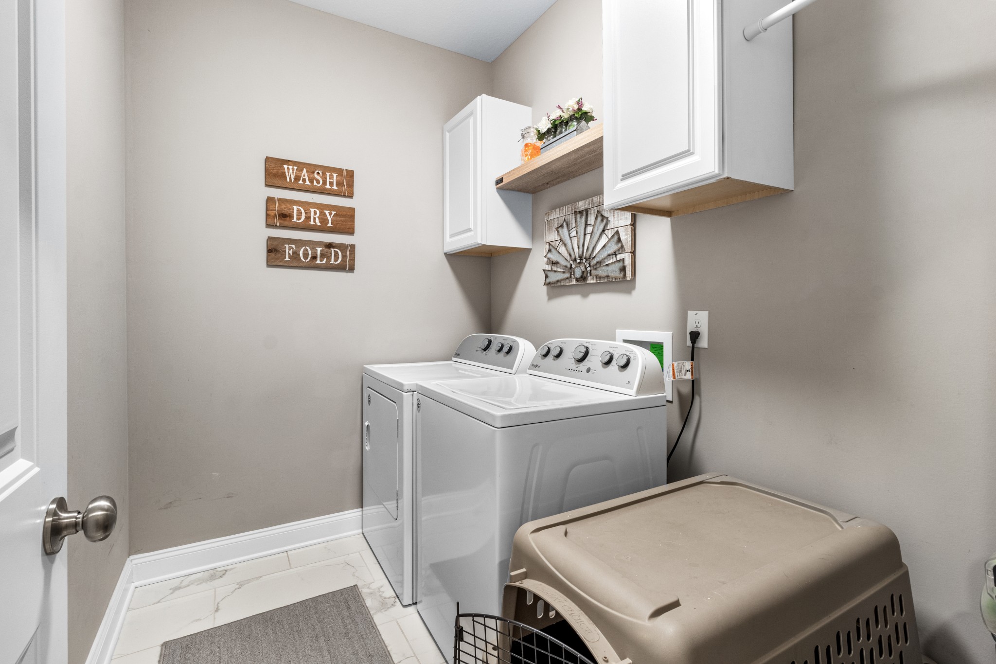 532 Bowden Drive Clarksville, TN 37043 - Photo 13 of 47 a utility room with dryer and washer