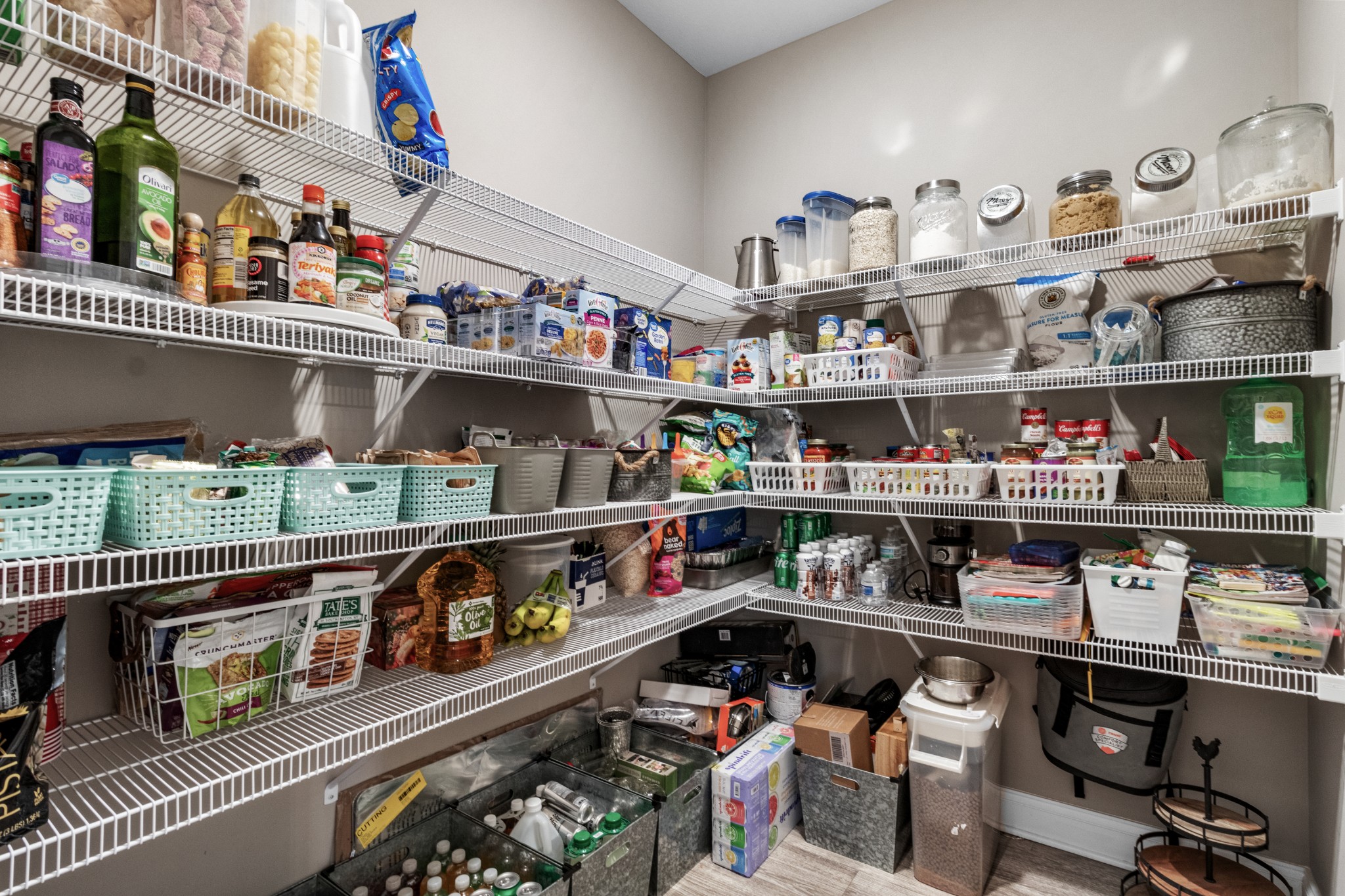 532 Bowden Drive Clarksville, TN 37043 - Photo 14 of 47 a room with lots of different kinds of food