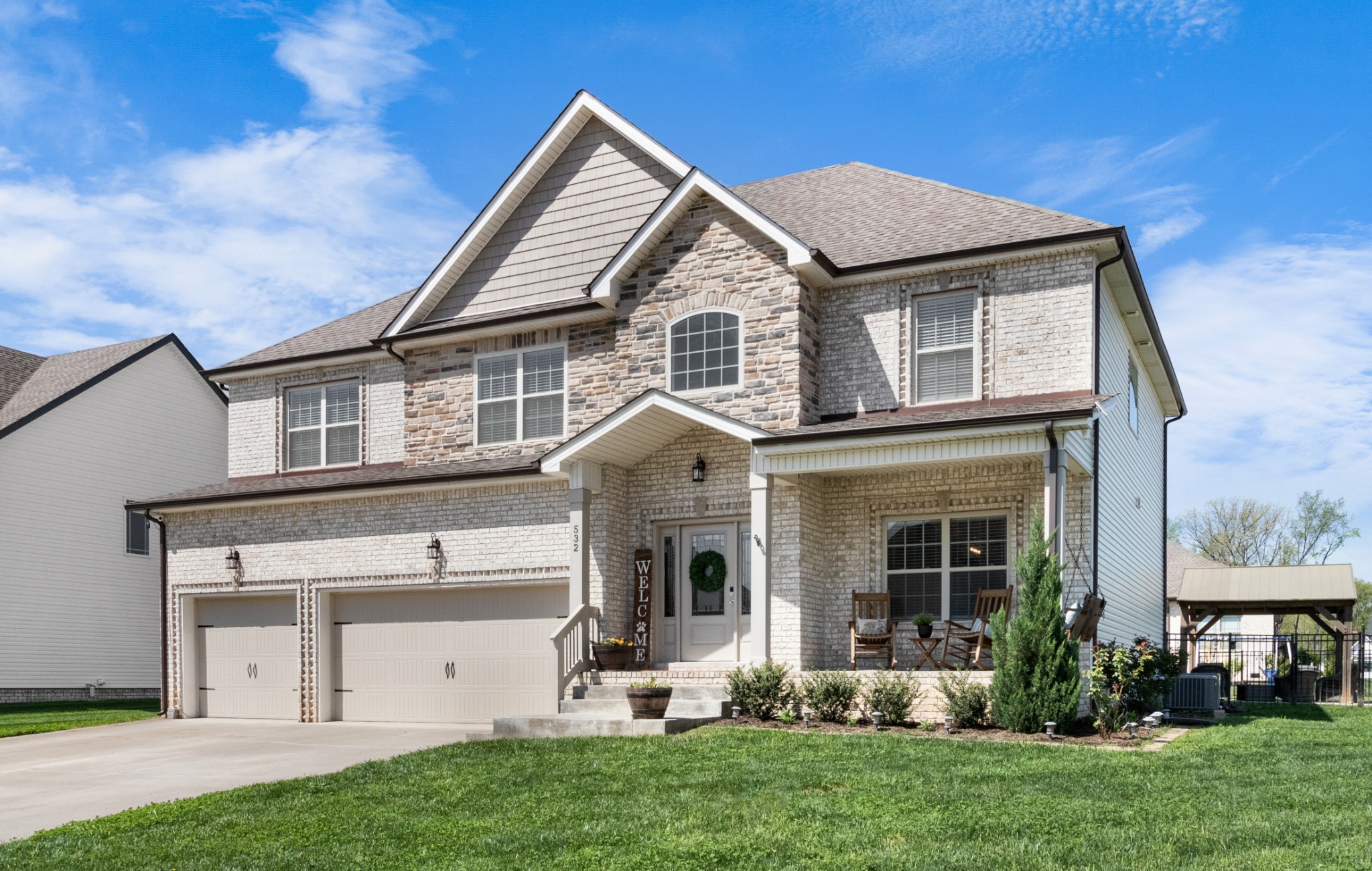 532 Bowden Drive Clarksville, TN 37043 - Photo 2 of 47 a front view of a house with a yard