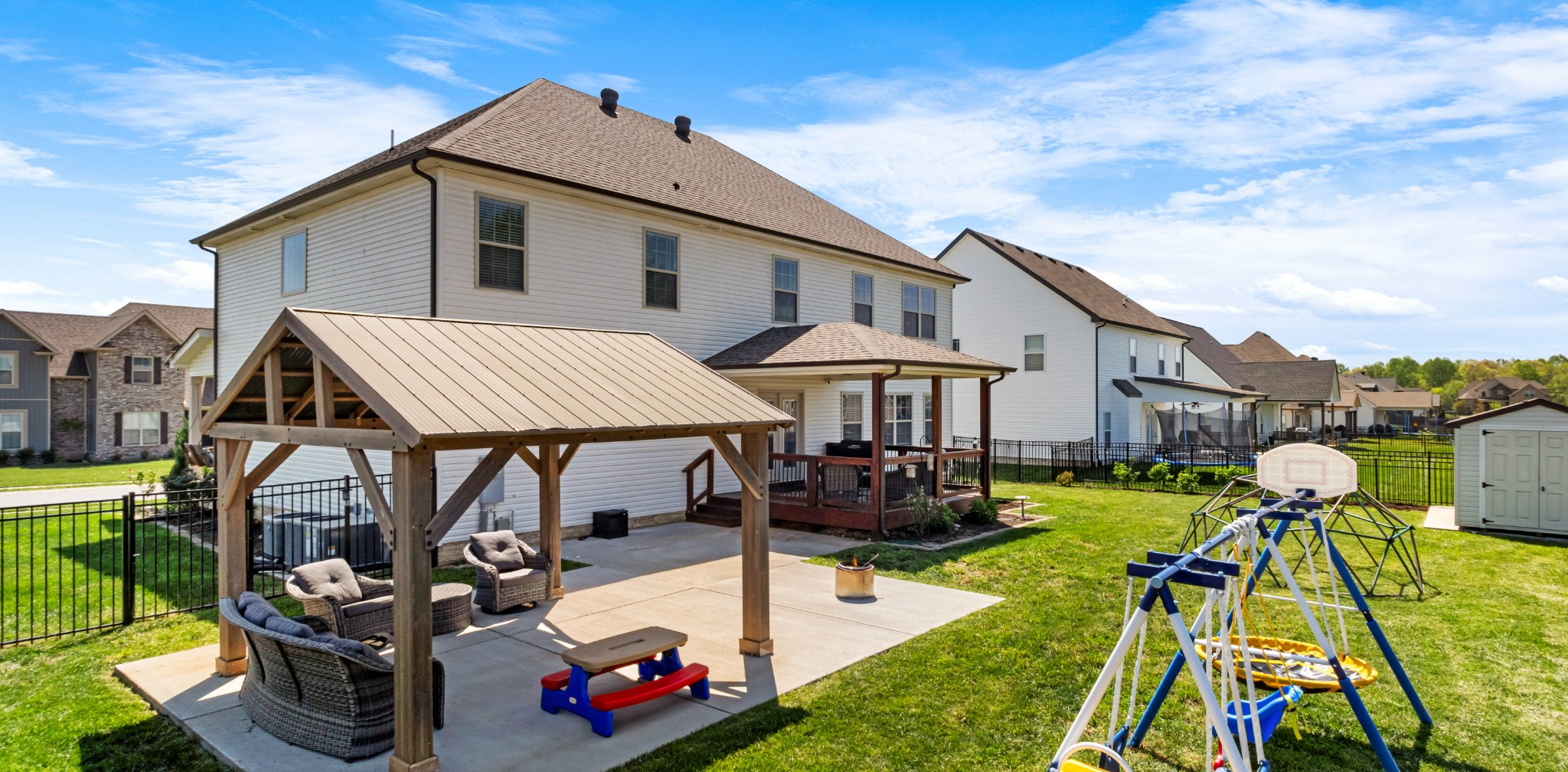 532 Bowden Drive Clarksville, TN 37043 - Photo 41 of 47 a view of a house with swimming pool and chairs
