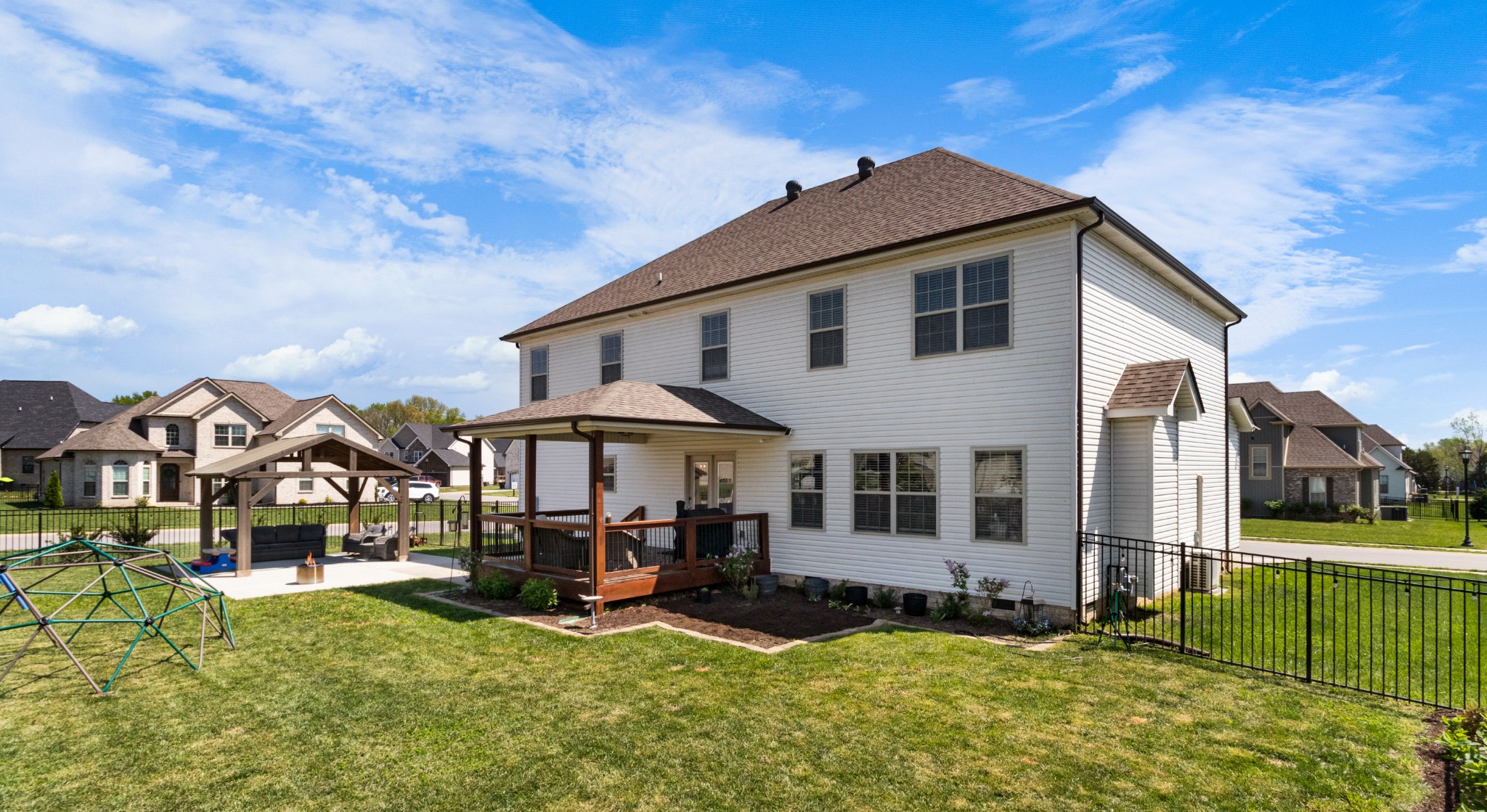 532 Bowden Drive Clarksville, TN 37043 - Photo 45 of 47 a view of a house with a yard