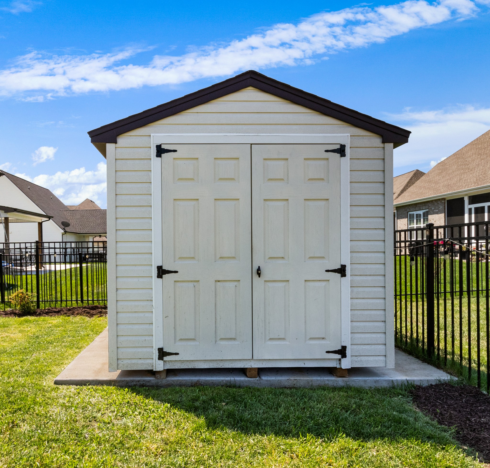 532 Bowden Drive Clarksville, TN 37043 - Photo 46 of 47 a front view of a house with a yard