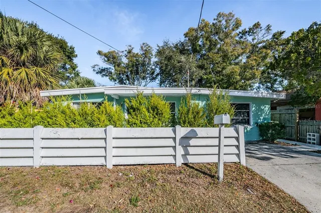 $2,200 | 810 Jurgens Street, Clearwater, FL 33755